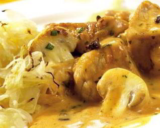 Жаркое по-охотничьи с квашеной капустой