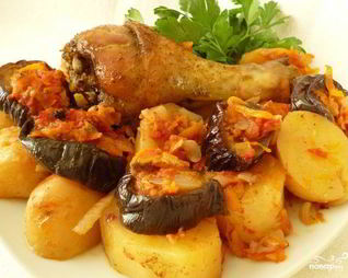 Жаркое с баклажанами и картошкой