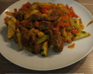 Жаркое с овощами и говядиной