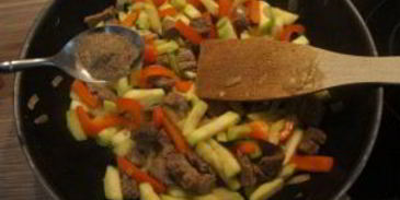 жаркое с овощами и говядиной