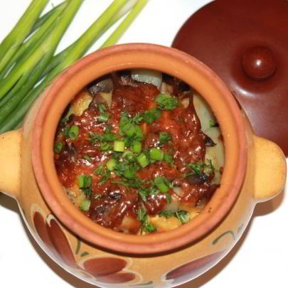 Жаркое в духовке со свининой и грибами