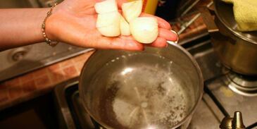 жаркое в горшочках с курицей и грибами