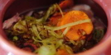 жаркое в горшочке из курицы с черносливом