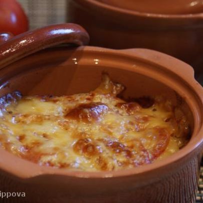 Жаркое в горшочке по-домашнему с сырной шапочкой