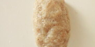 куриные зразы с тыквой, грибами и соусом