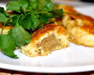 Зразы из картофеля с начинкой из говяжьей печени