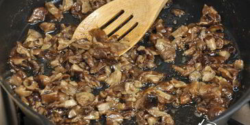 зразы с грибами, луком и яйцом