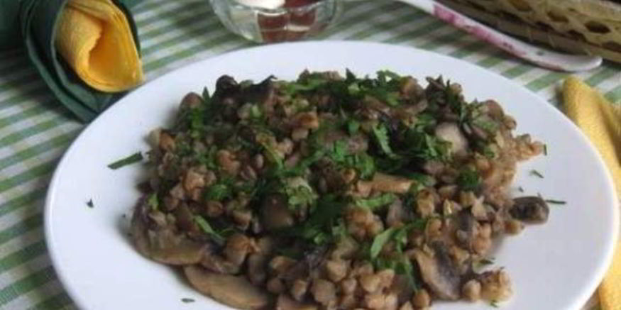 Рецепт гречки с грибами и луком