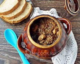 Гречка с курицей в горшочке в духовке