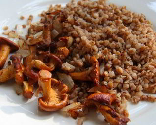 Гречка с лисичками