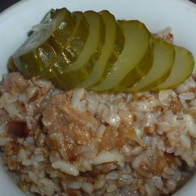 Гречка с тушенкой на сковороде