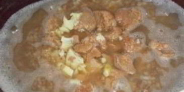 гречка с тушенкой на сковороде