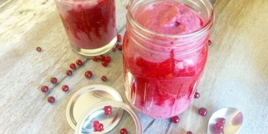 Рецепт гречневой каши без варки с ягодным соусом