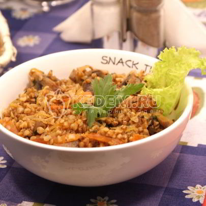 Гречневая каша с грибами и овощами