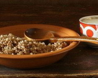 Гречневая каша с имбирным молоком и корицей