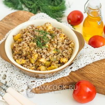 Гречневая каша с кабачками и адыгейским сыром