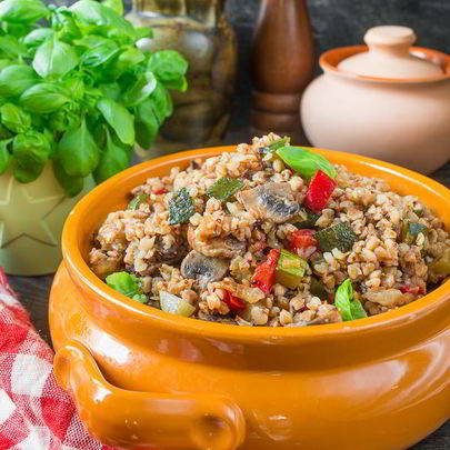 Гречневая каша с сезонными овощами