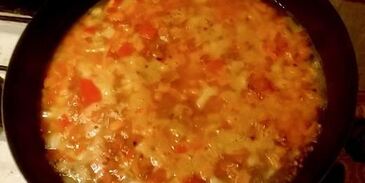 каша гречневая с овощами и тушенкой