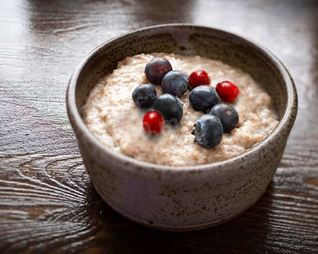 Каша из ячневой крупы на молоке