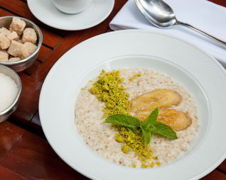 Каша овсяная с жареными бананами