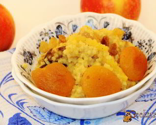 Каша пшенная на яблочном соке