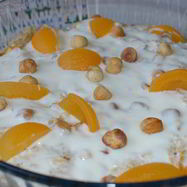 Рецепт Хрустящей овсянки с йогуртом, персиками и абрикосами