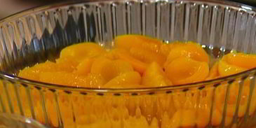 хрустящая овсянка с йогуртом, персиками и абрикосами