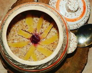 Овсяная каша с орехами и яблоками в духовке