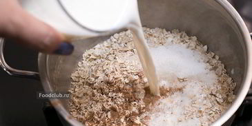 овсяная каша с яблоками и корицей