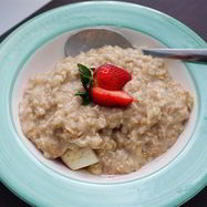 Рецепт Овсяной каши с яблоком и корицей