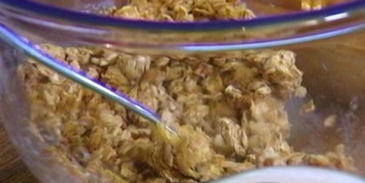 овсянка с яблоками, клюквой и орехами пекан