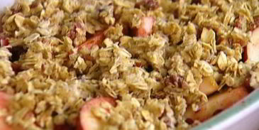 овсянка с яблоками, клюквой и орехами пекан