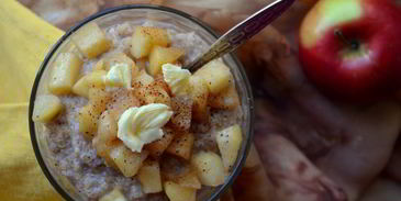 пшеничная каша с томлеными яблоками