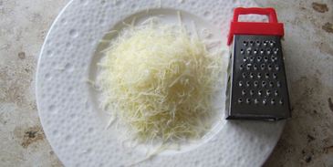 сытная злаковая каша с яйцом и беконом