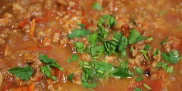 ячневая каша с мясным соусом