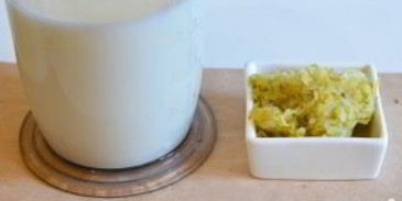 айран с огурцами и зеленью