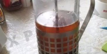 чай с имбирем, лимоном и яблоками