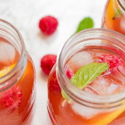 Чай с малиной и мелиссой