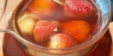 имбирный чай с клубникой