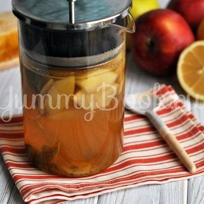 Имбирный чай с яблоками и мятой