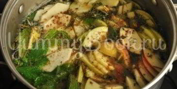 имбирный чай с яблоками и мятой