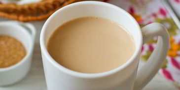 индийский имбирный чай с молоком и кардамоном