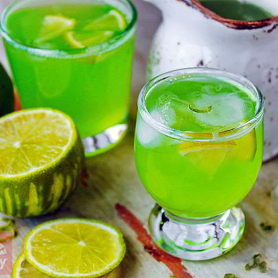 Холодный мятно-лаймовый чай с имбирем