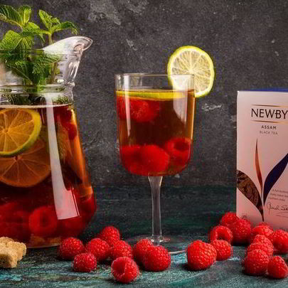 Освежающий чай с малиной