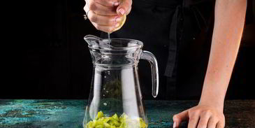 витаминный чай с киви и мятным сахаром