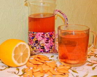 Зеленый чай с клубникой и бананом