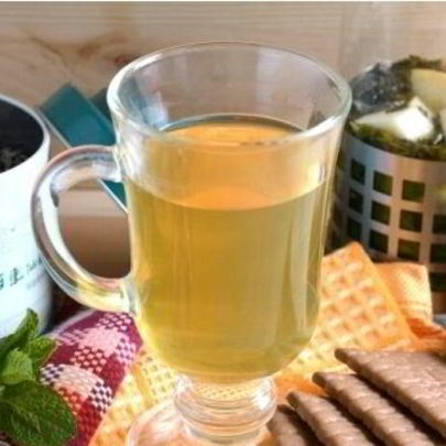 Зеленый чай с ромашкой