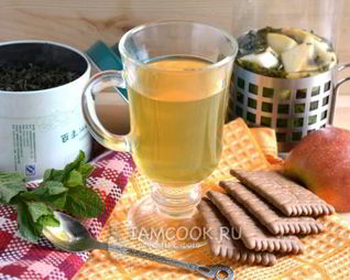 Зеленый чай с яблоком, мятой и ромашкой
