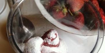 клубничный коктейль снежок