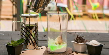 холодный мятно-шоколадный кофе